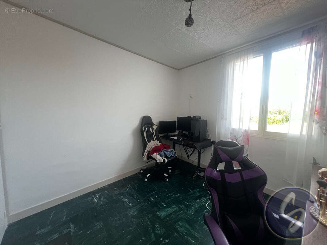 Commerce à SAINT-AUBIN-LE-CLOUD