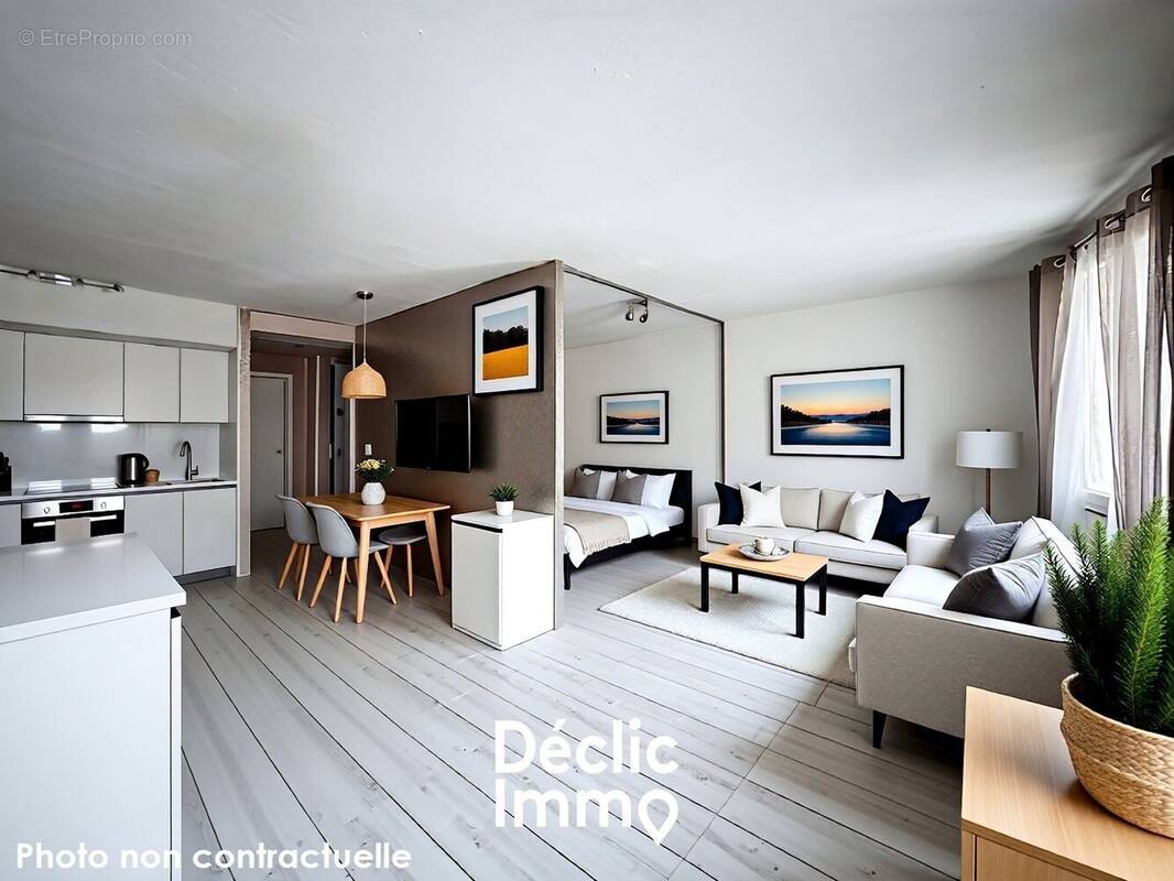 Appartement à ROQUEBRUNE-SUR-ARGENS