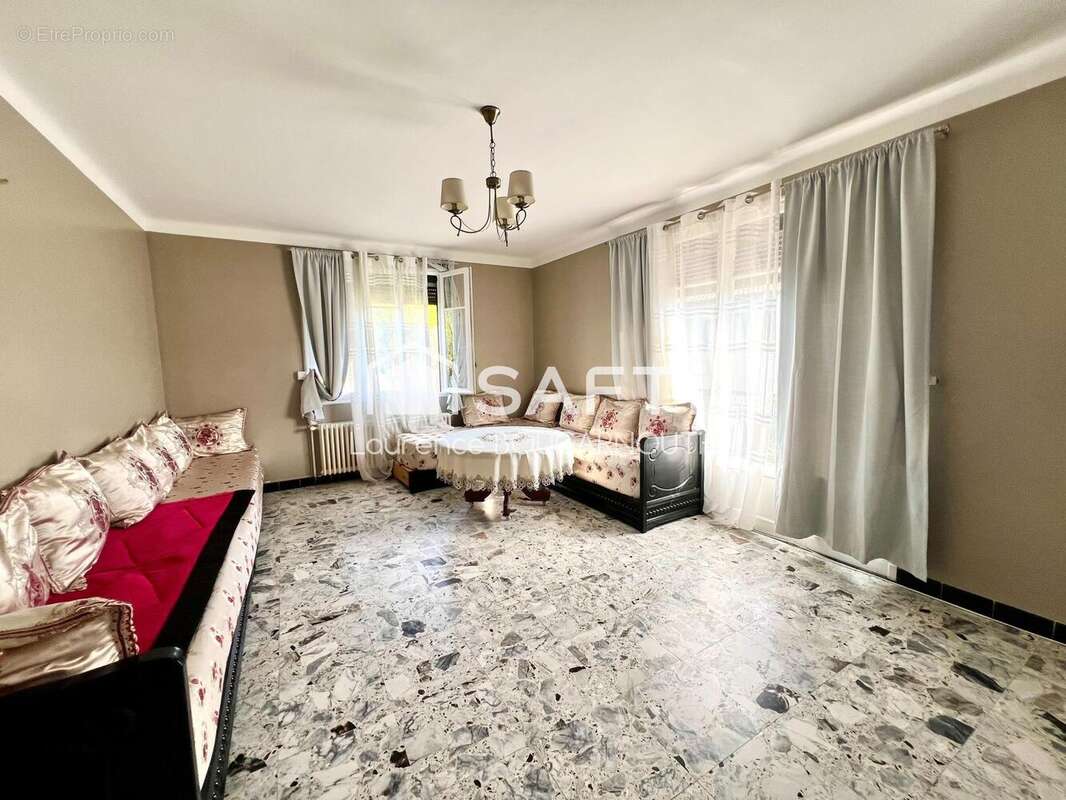 Photo 3 - Maison à ROQUEMAURE