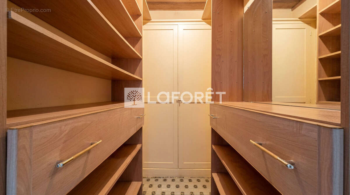 Appartement à SURESNES