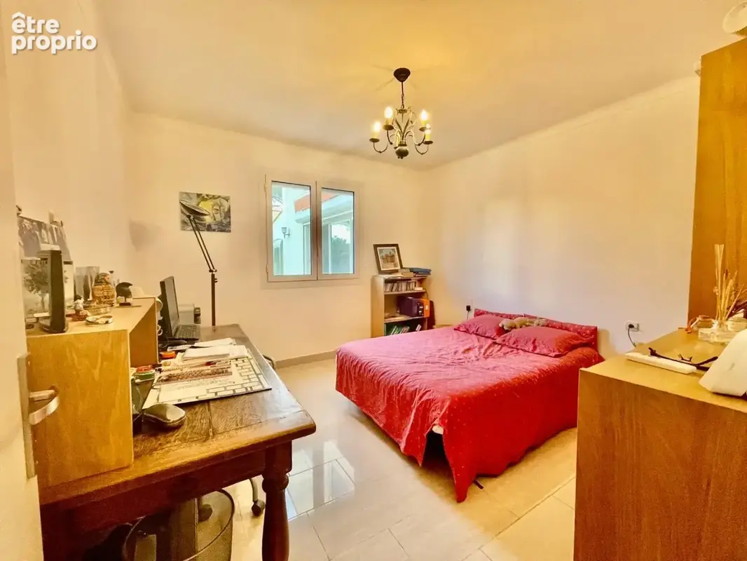 Villa d'architecte F7 360m² utiles sur une parcelle de 4306m². - photo 15