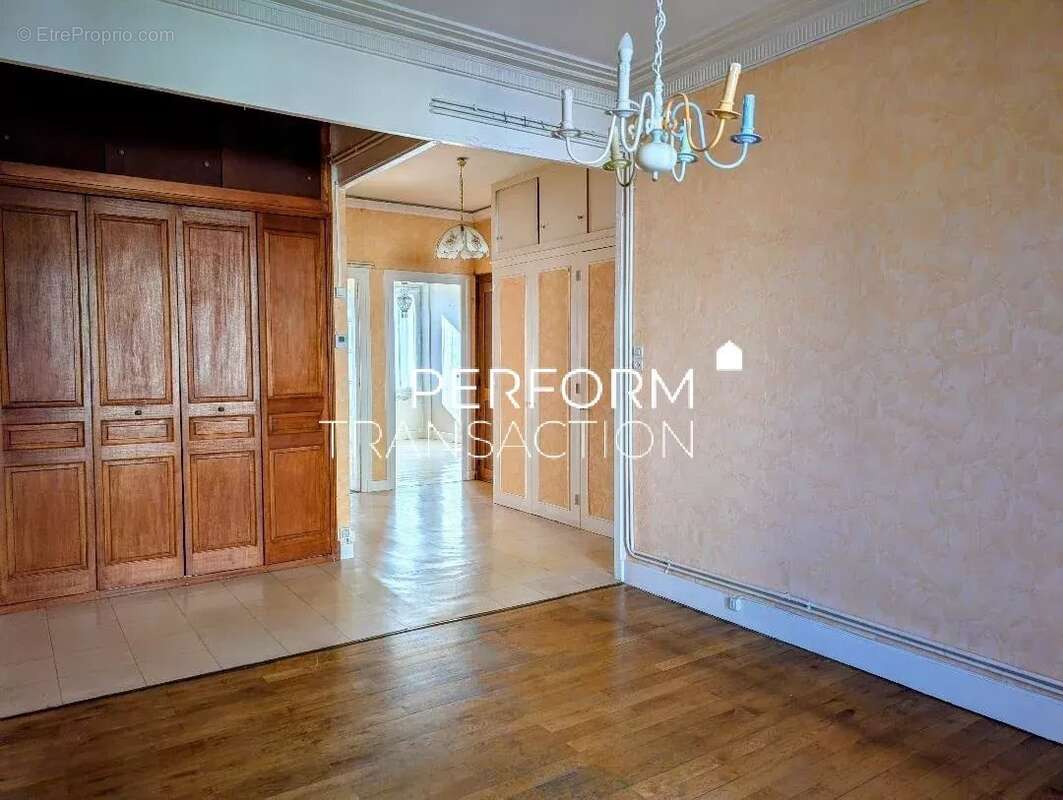 Appartement à FONTAINE