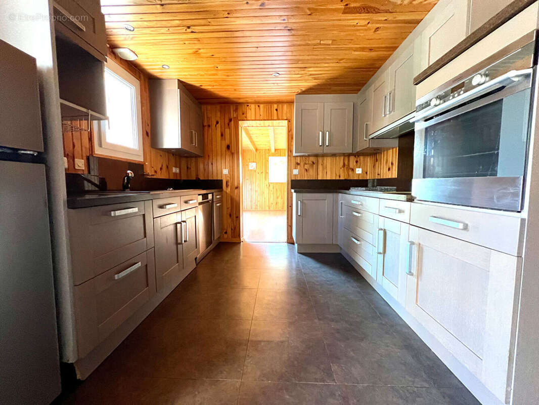 Maison à MANDAILLES-SAINT-JULIEN