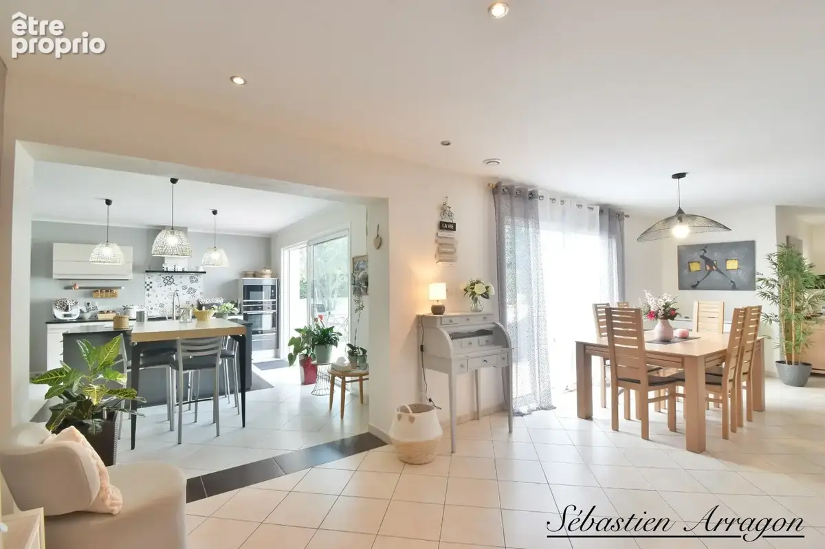 PUJOLS (47)-188 m² de confort et d’espace, 4 chambres, piscine et triple garage - photo 6