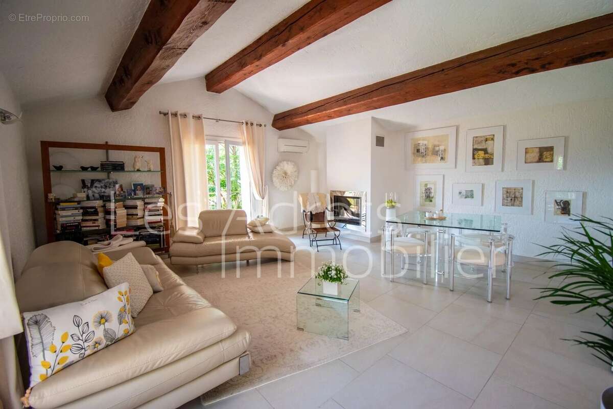 Maison à LES ADRETS-DE-L&#039;ESTEREL