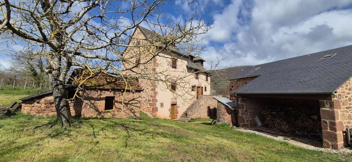 Maison de caractère avec grange, cave voûtée et terrain de 1,4 ha - photo 20