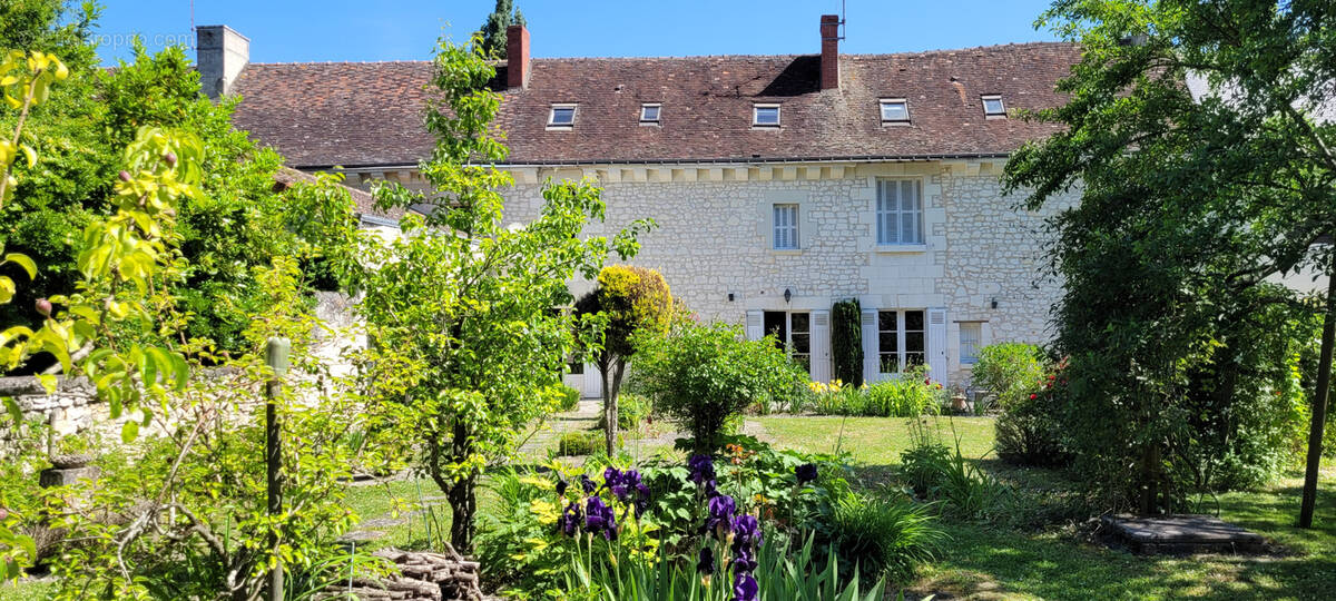 Maison à CHAMPIGNY-SUR-VEUDE