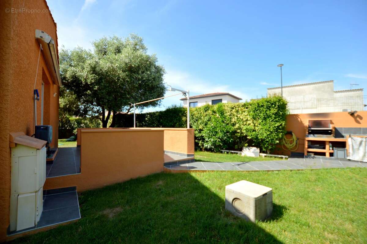 Maison à VALERGUES