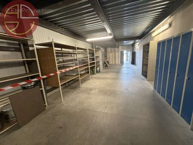 Commerce 351 m² à Saint-Jory  - photo 4