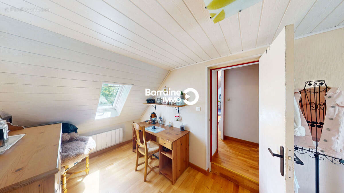 A vendre exclusivite proche landerneau - maison avec piscine garage jardin 5 chambres - photo 15