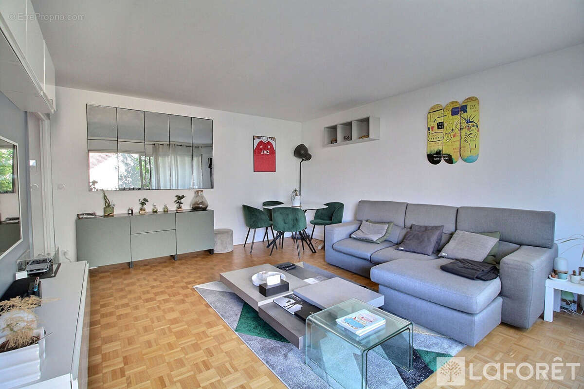 Appartement à LA GARENNE-COLOMBES