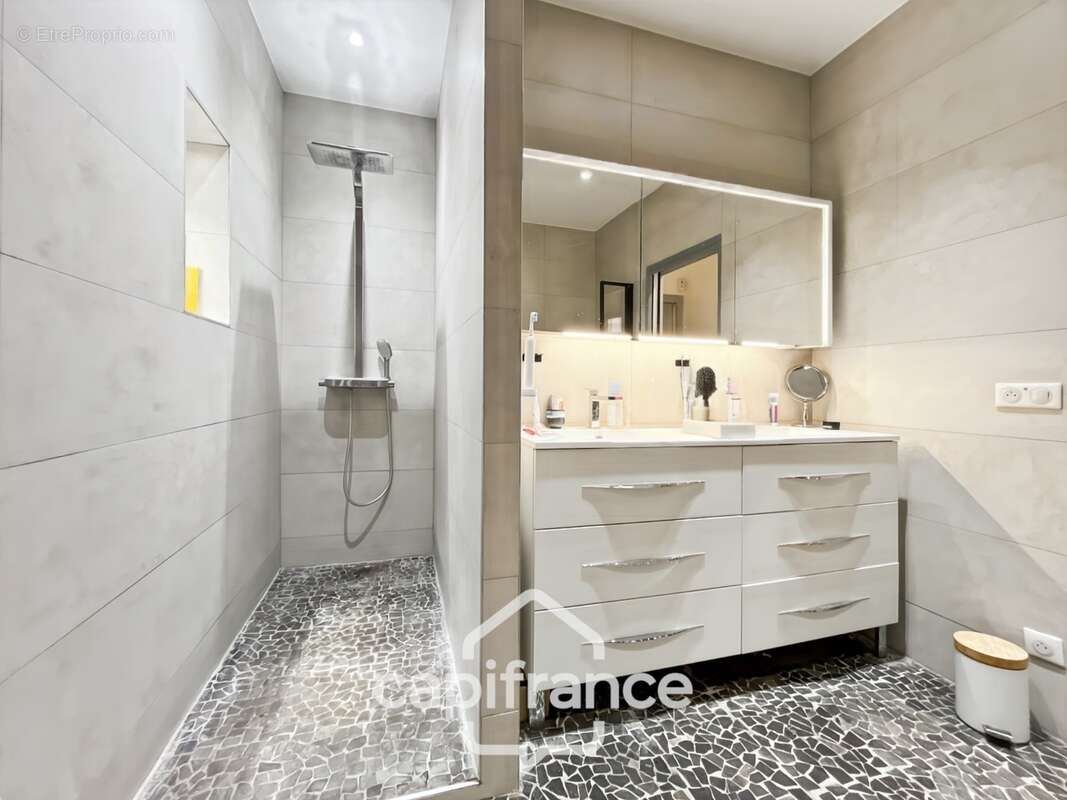Appartement esprit maison – 164 m² – cour intérieure + box 1 voiture – rue Manessier – Nogent-sur-Marne - photo 21