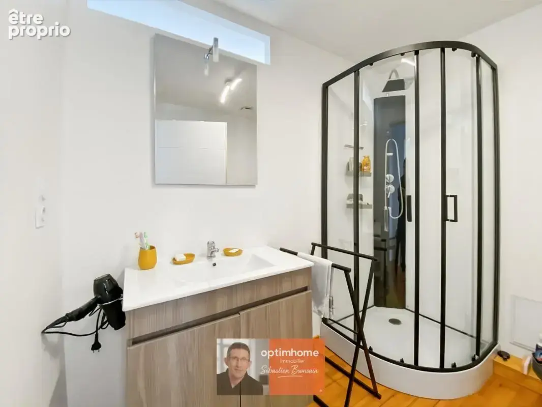 DOLE – Appartement duplex 85 m² – beaux volumes, parking et grande cave - photo 6