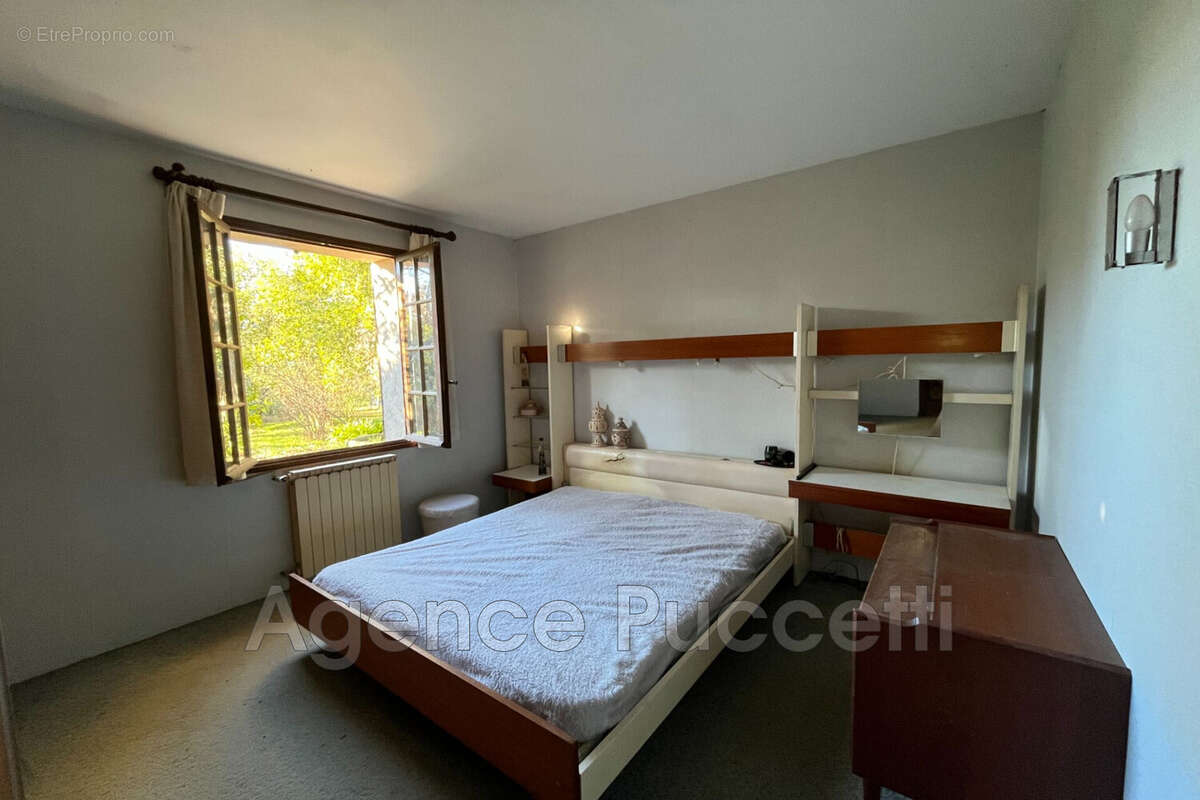 Maison à TOURRETTES-SUR-LOUP