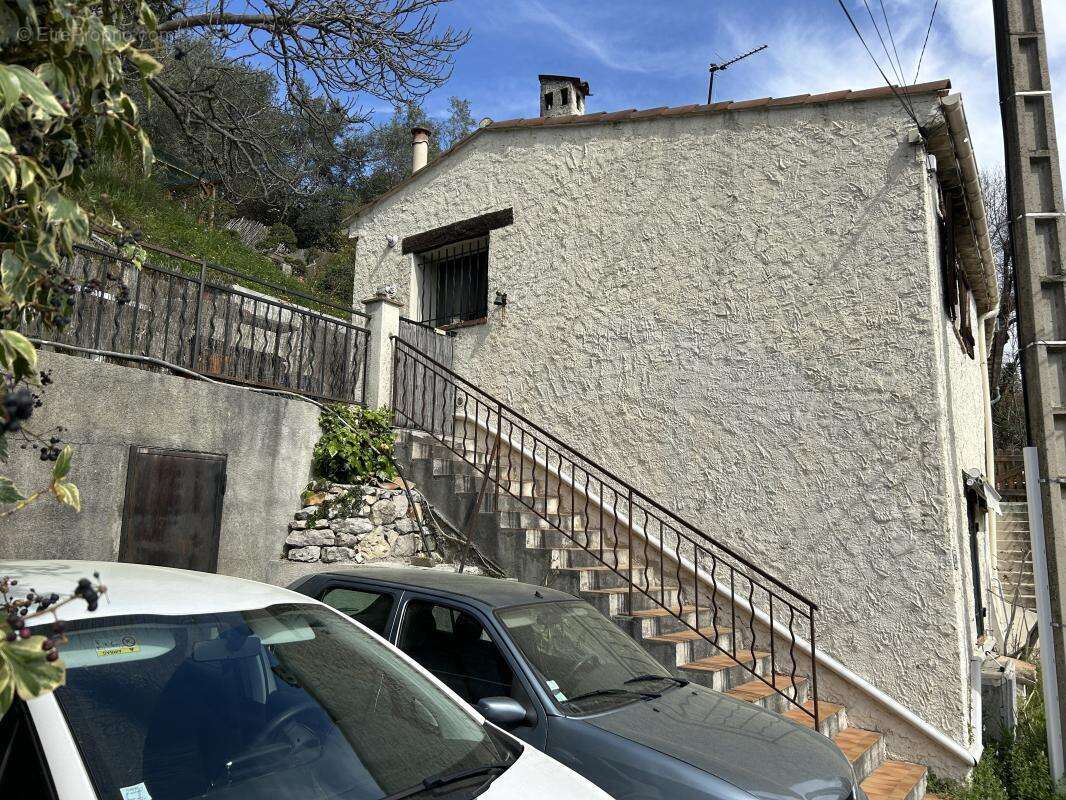 Maison à TOURRETTE-LEVENS