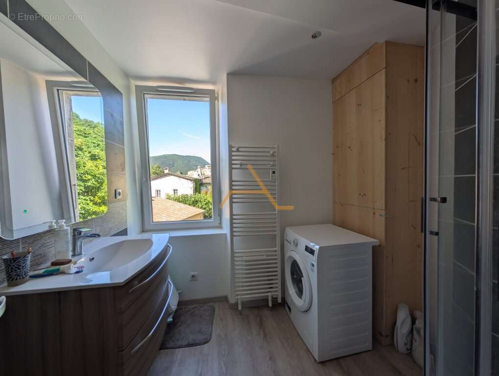 Appartement à DIEULEFIT