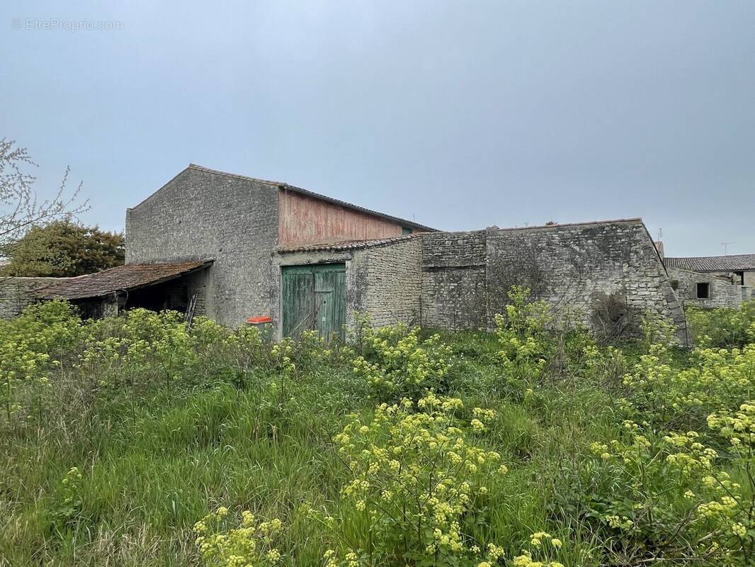 Terrain à LA FLOTTE