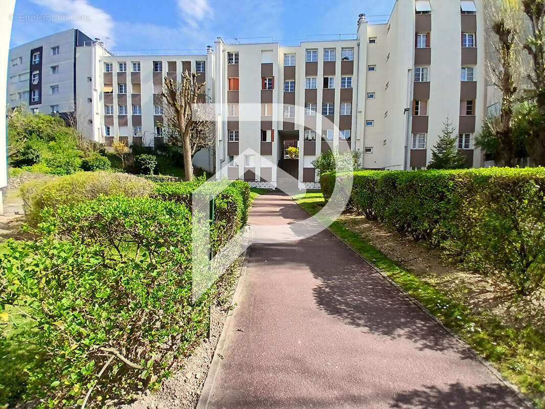 Appartement à COLOMBES