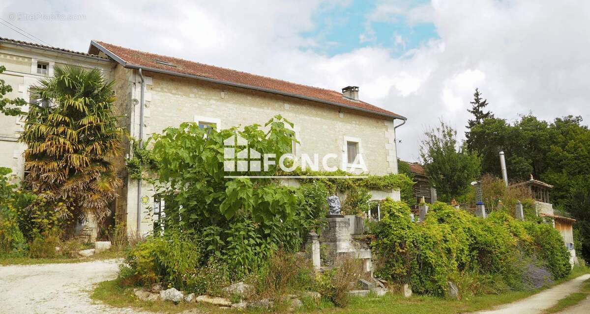 Hameau à vendre à 1 940 000 euros - photo 6