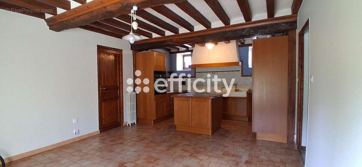 Maison à CONDE-SUR-SARTHE