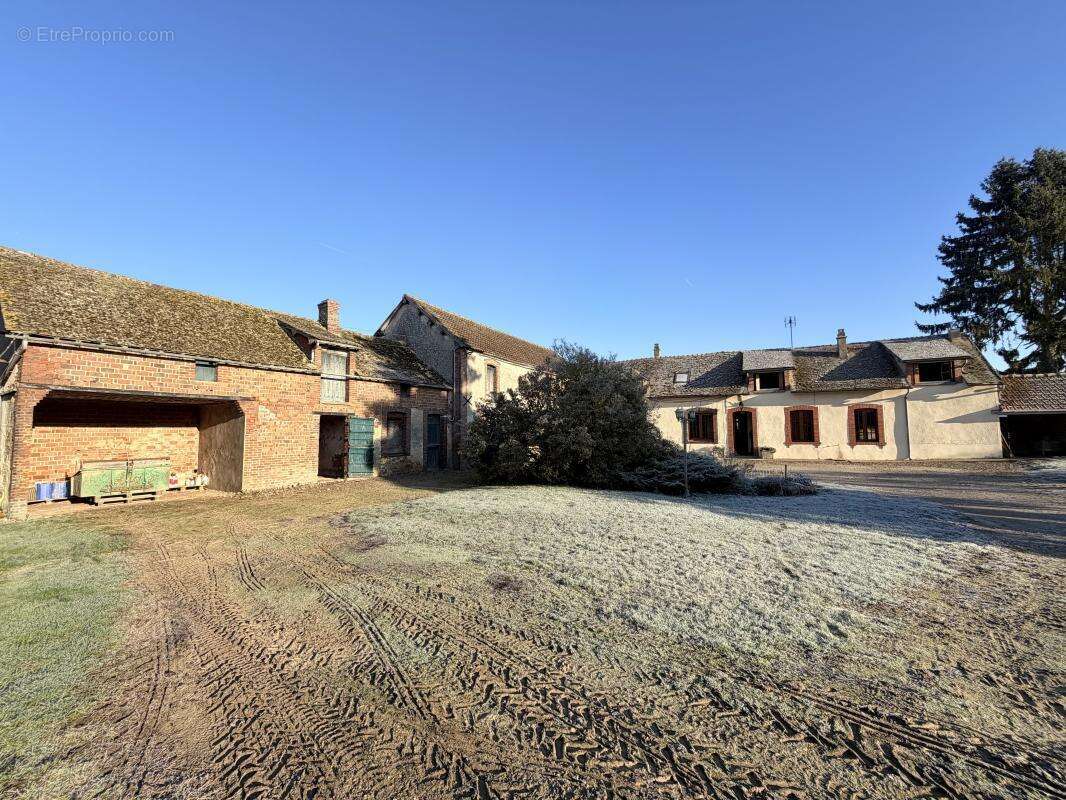 Maison à SAINT-LAURENT-LA-GATINE