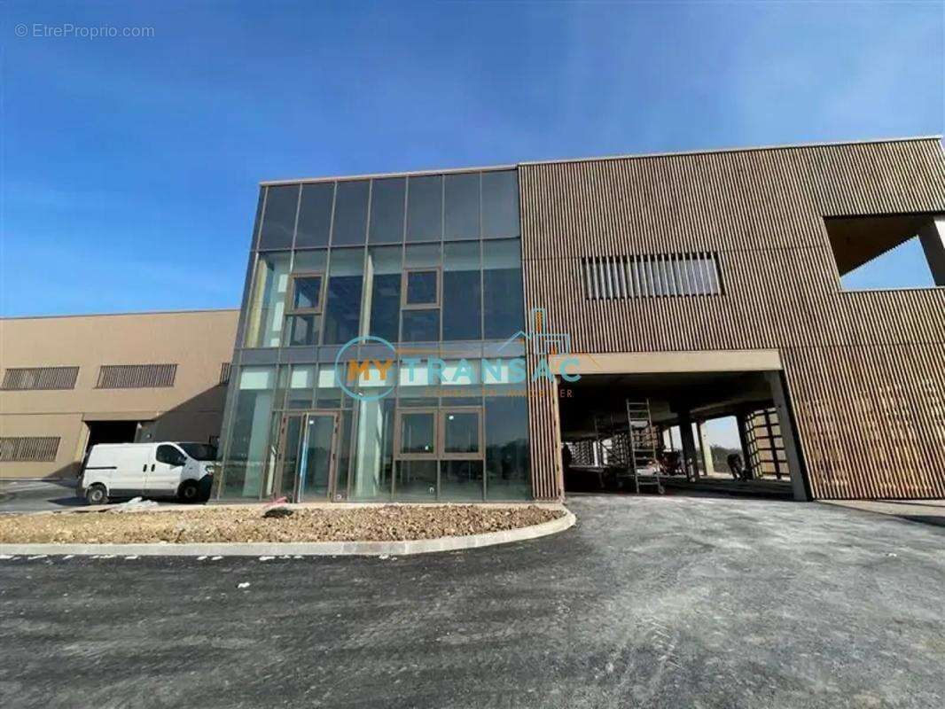 Commerce à TREMBLAY-EN-FRANCE