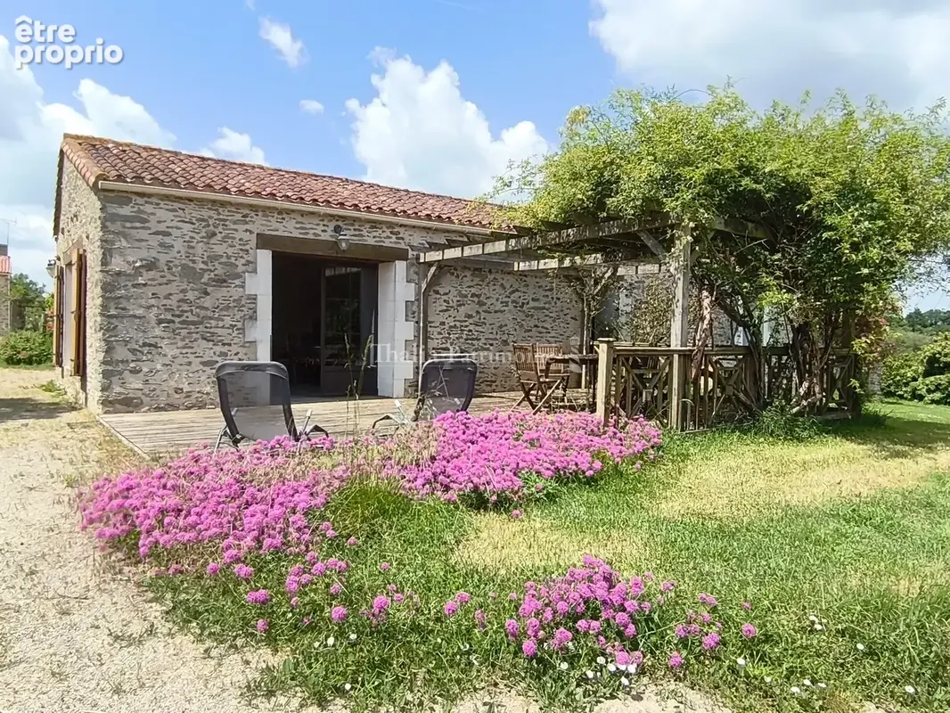 Demeure de charme en pierre sur 3 hectares   Havre de paix et potentiel locatif - photo 8