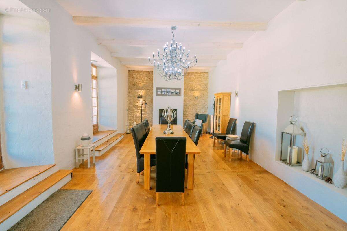 Maison à CAHUZAC-SUR-VERE