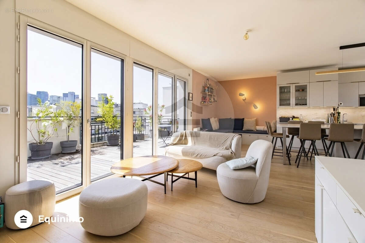 Appartement à NEUILLY-SUR-SEINE