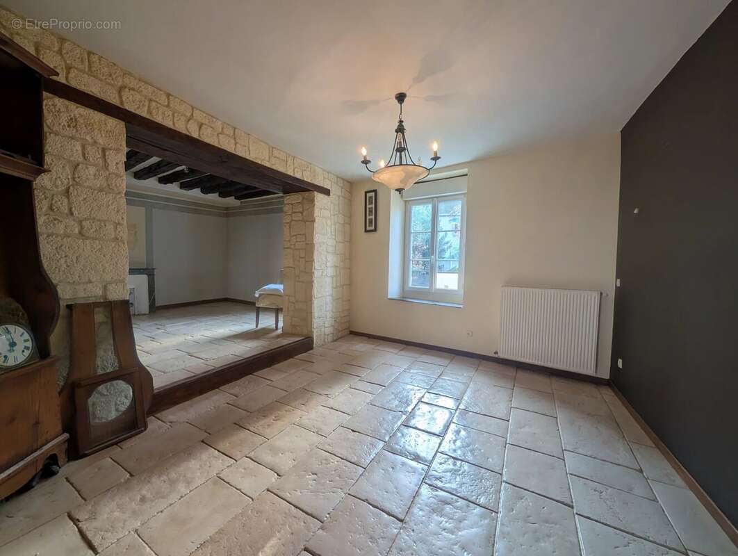 Maison à LE CHATELET-EN-BRIE