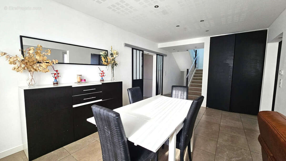 Grande maison familiale rénovée, coeur de ville - photo 3