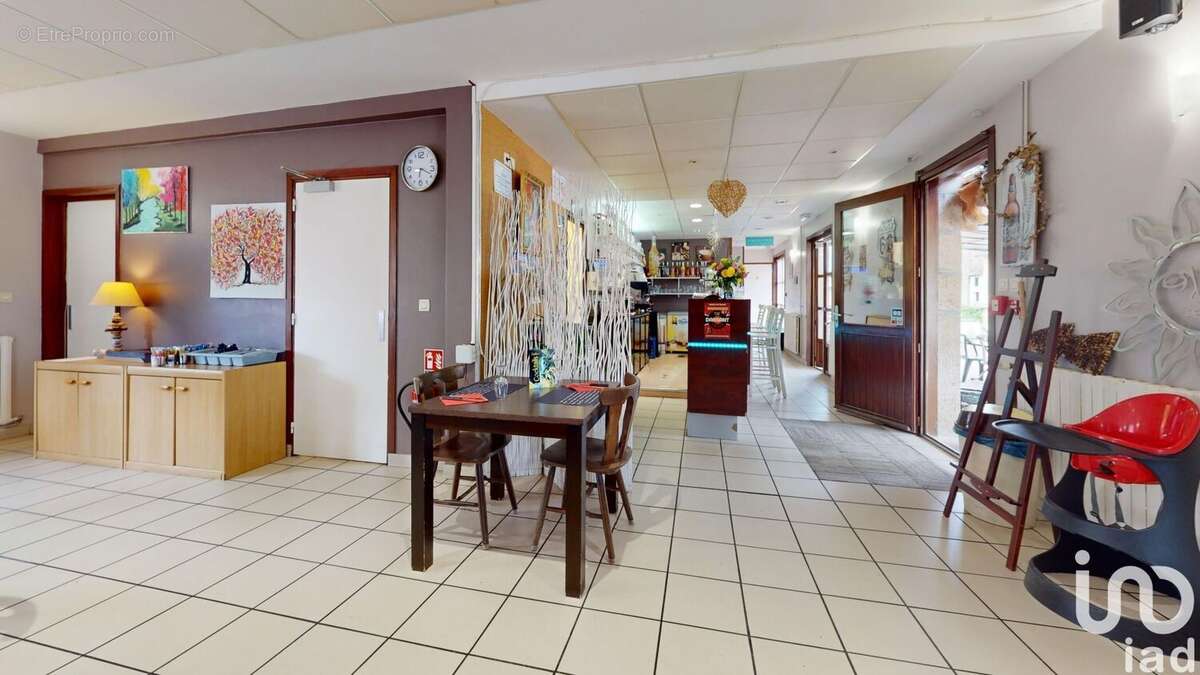 Photo 8 - Commerce à MOUREUILLE