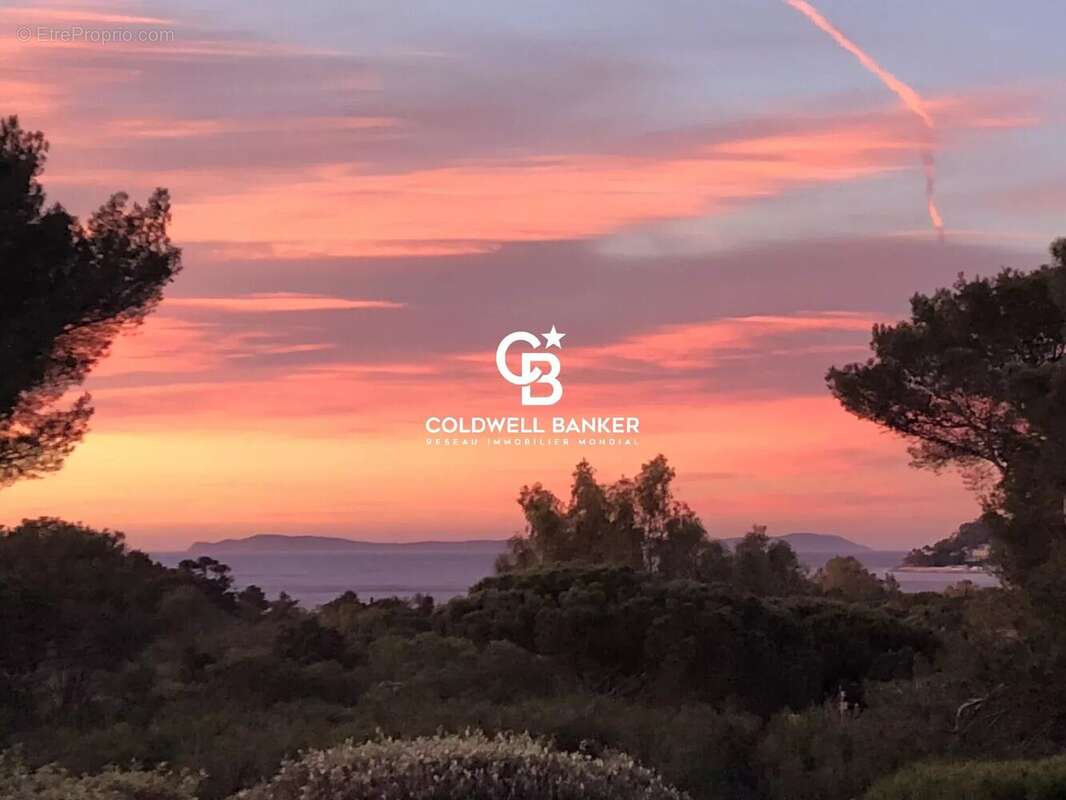 Terrain à LA CROIX-VALMER