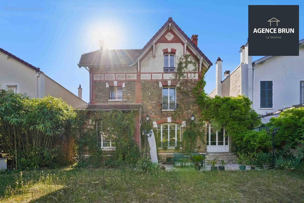 Maison à SAINT-MAUR-DES-FOSSES