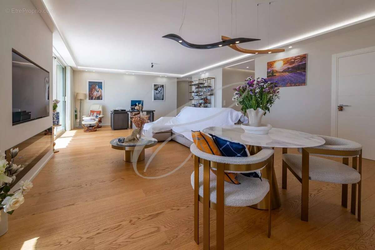 Appartement à ROQUEBRUNE-CAP-MARTIN