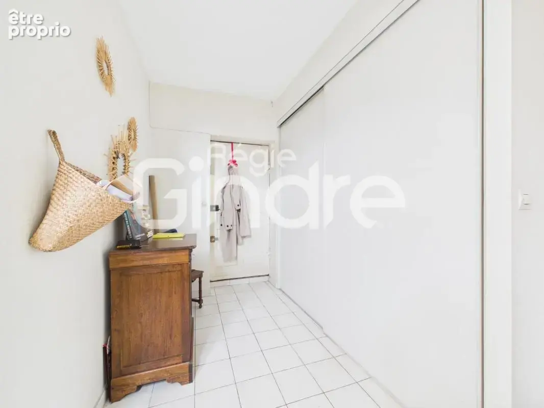 Vente - Appartement - 2 pièces + cuisine - 78 m² - 269 000 € - - photo 8