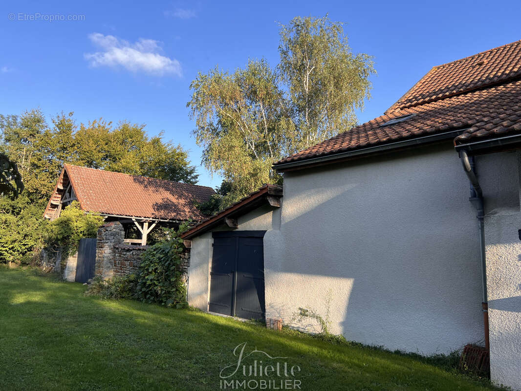 Maison à COMBRONDE
