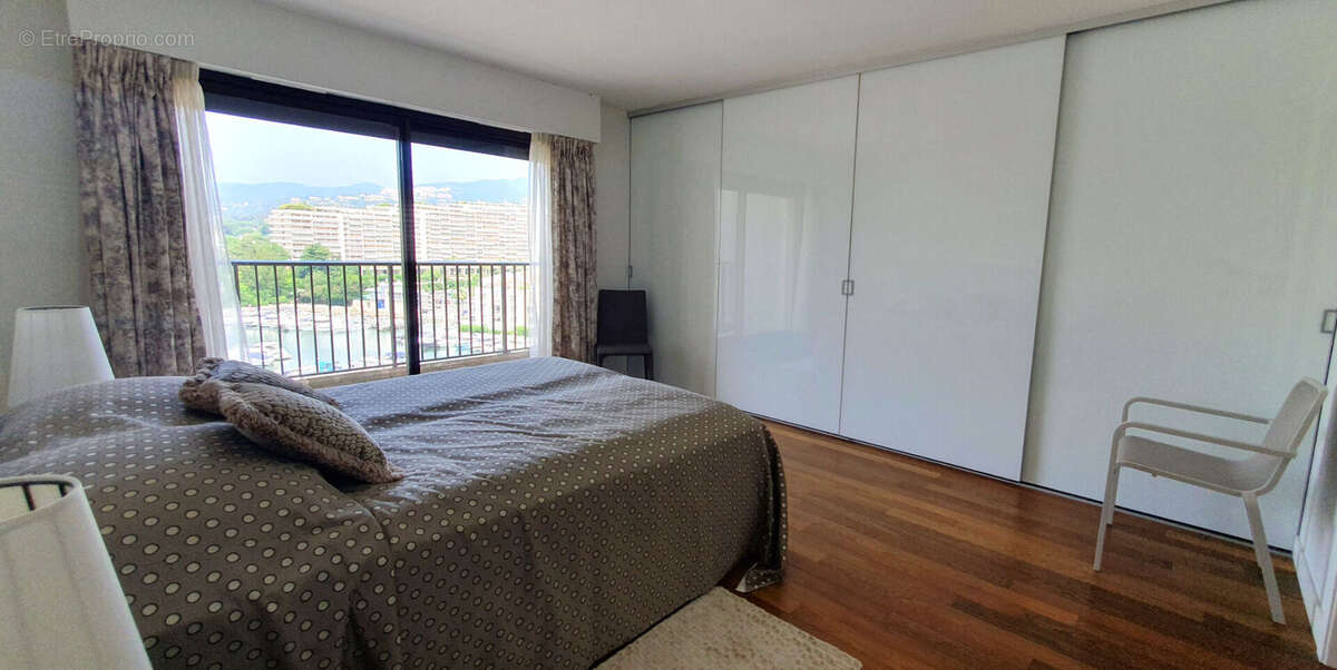 Appartement à MANDELIEU-LA-NAPOULE