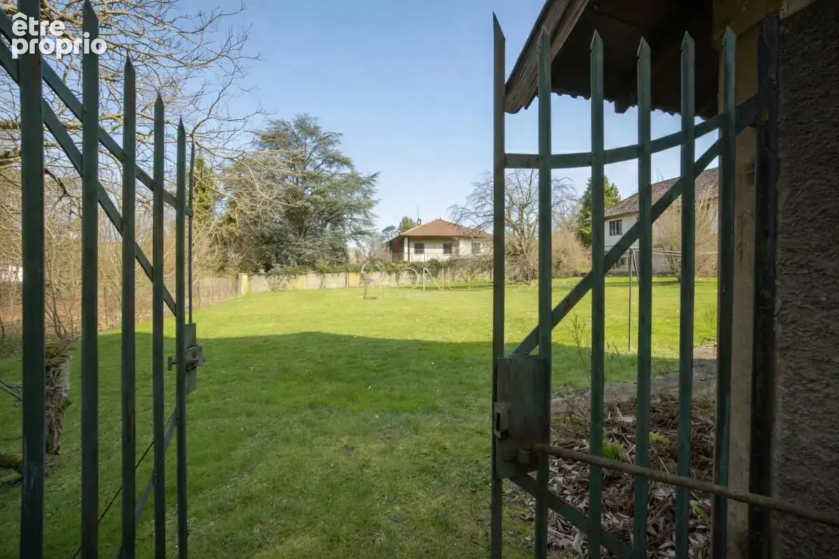 Neuville-sur-Saône Terrain 963m² - photo 2