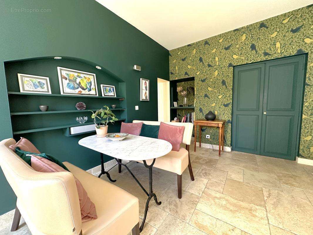 Appartement à VILLENEUVE-LES-AVIGNON