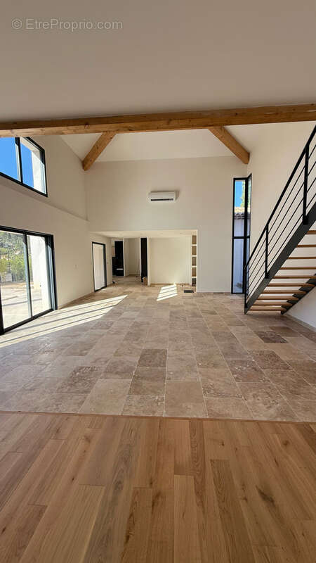 Maison à COTIGNAC