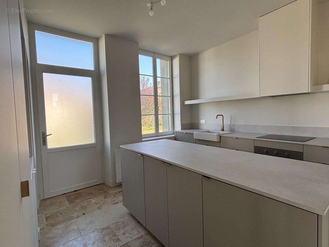 Maison À Vendre cœur du centre-ville de Saint-Georges-d’Oléron - photo 6