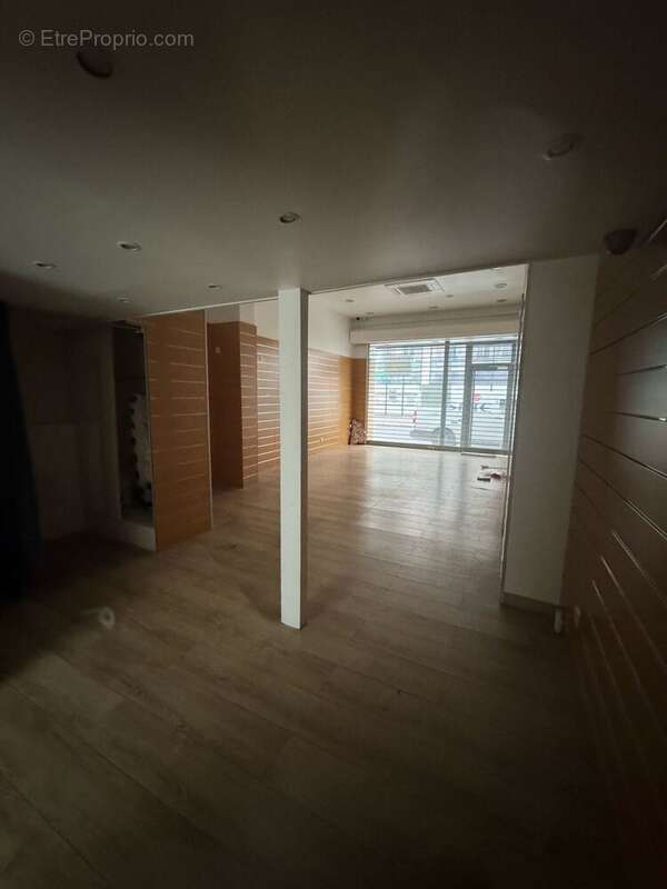 Commerce à ASNIERES-SUR-SEINE