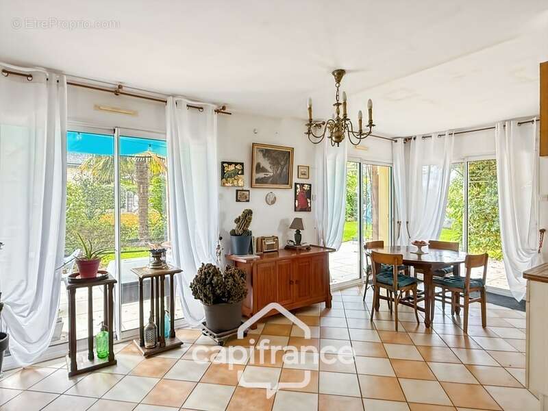 Maison à NOYAL-PONTIVY