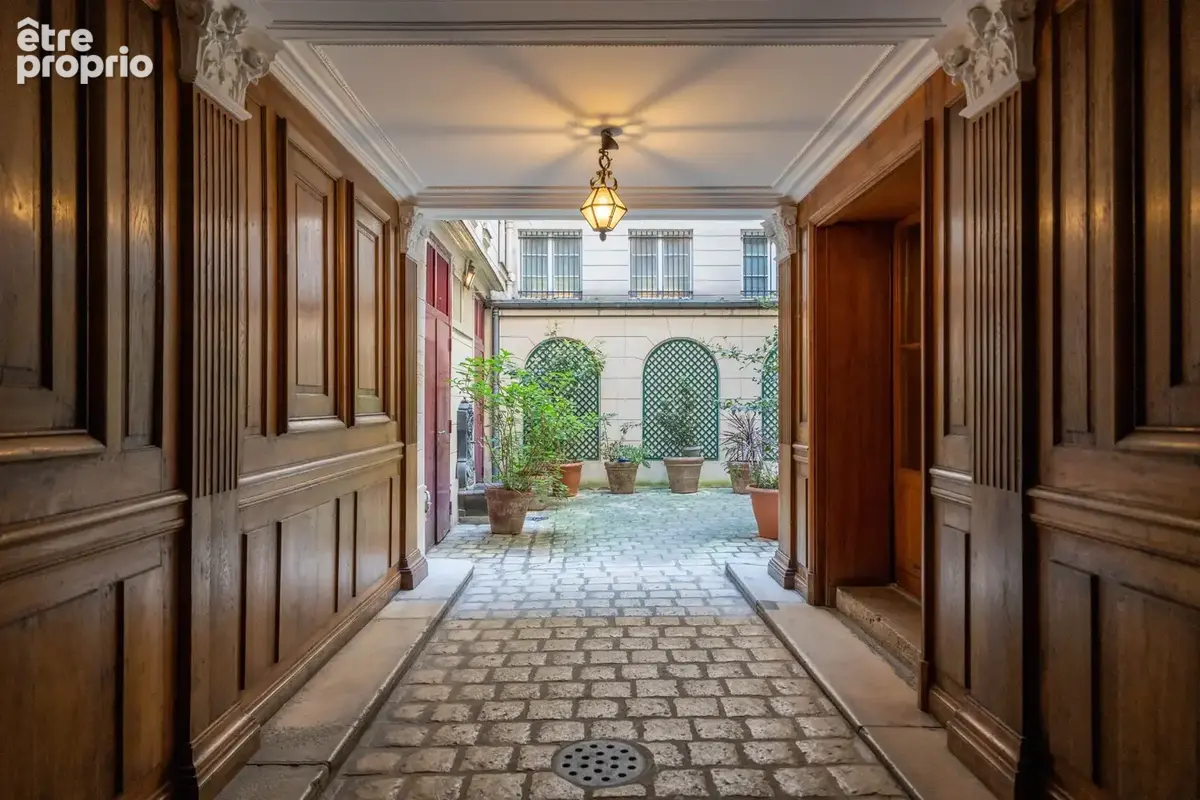 Appartement traversant calme et lumineux PARIS 1er — MARCHÉ SAINT-HONORÉ / PLACE VENDÔME - photo 19