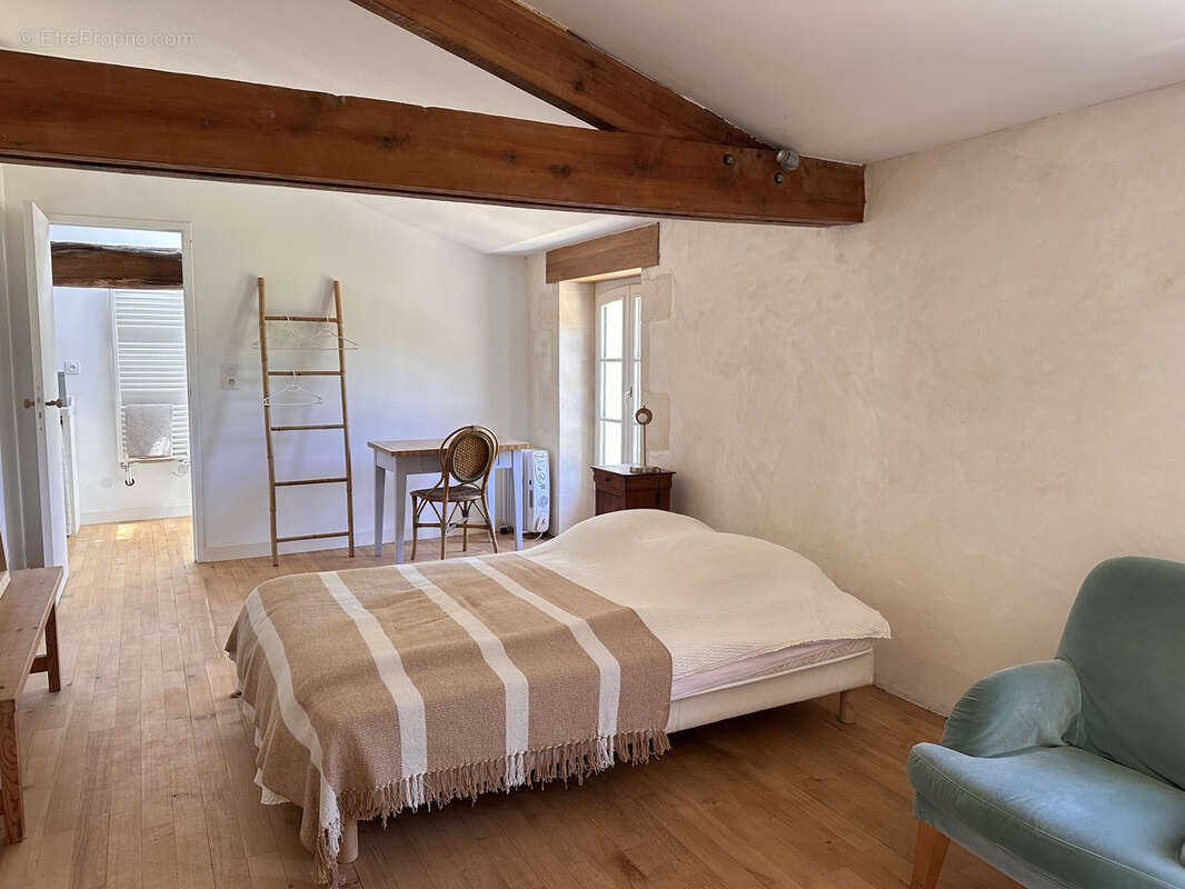 Maison à SAINT-JEAN-D'ANGELY