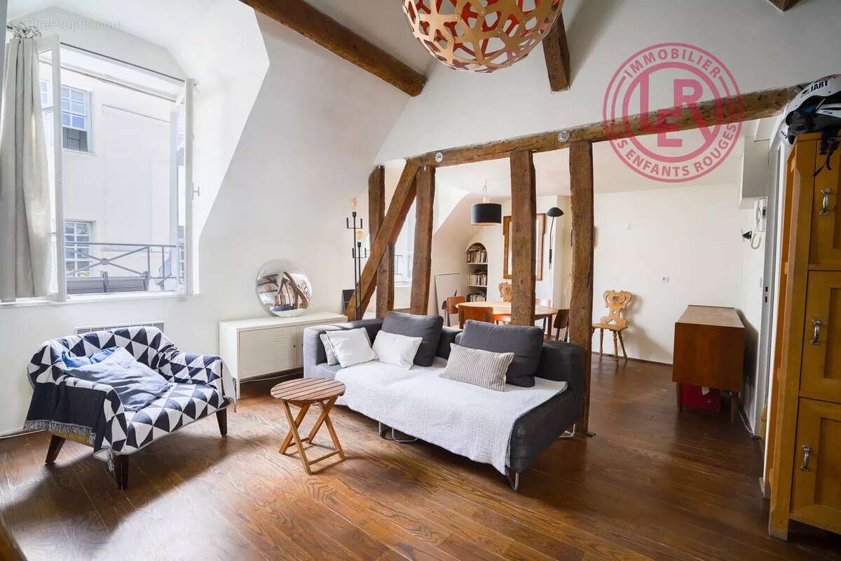 Appartement à PARIS-3E