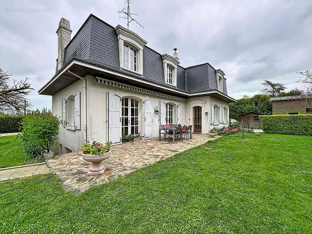 Maison à POMMERIEUX