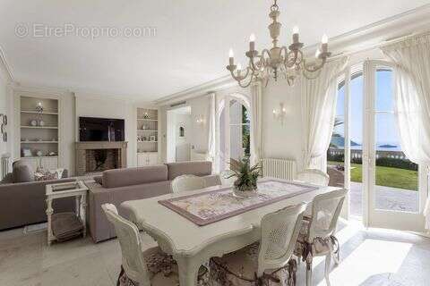 Maison à ROQUEBRUNE-CAP-MARTIN
