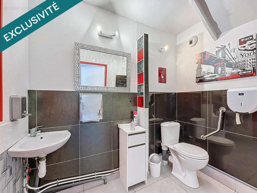 Photo 3 - Commerce à VERON